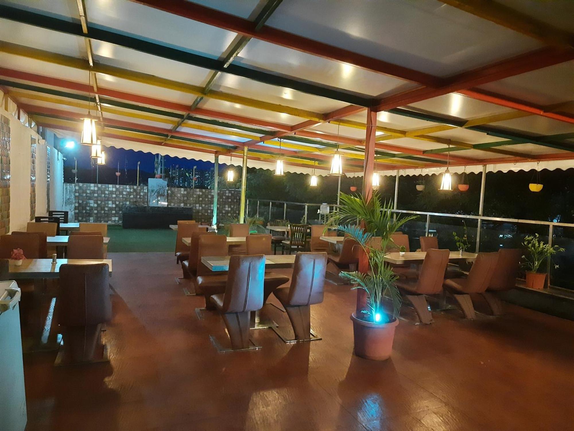 Hotel Lxia Hinjewadi - Indian Nationals Only Pimpri-Chinchwad Экстерьер фото