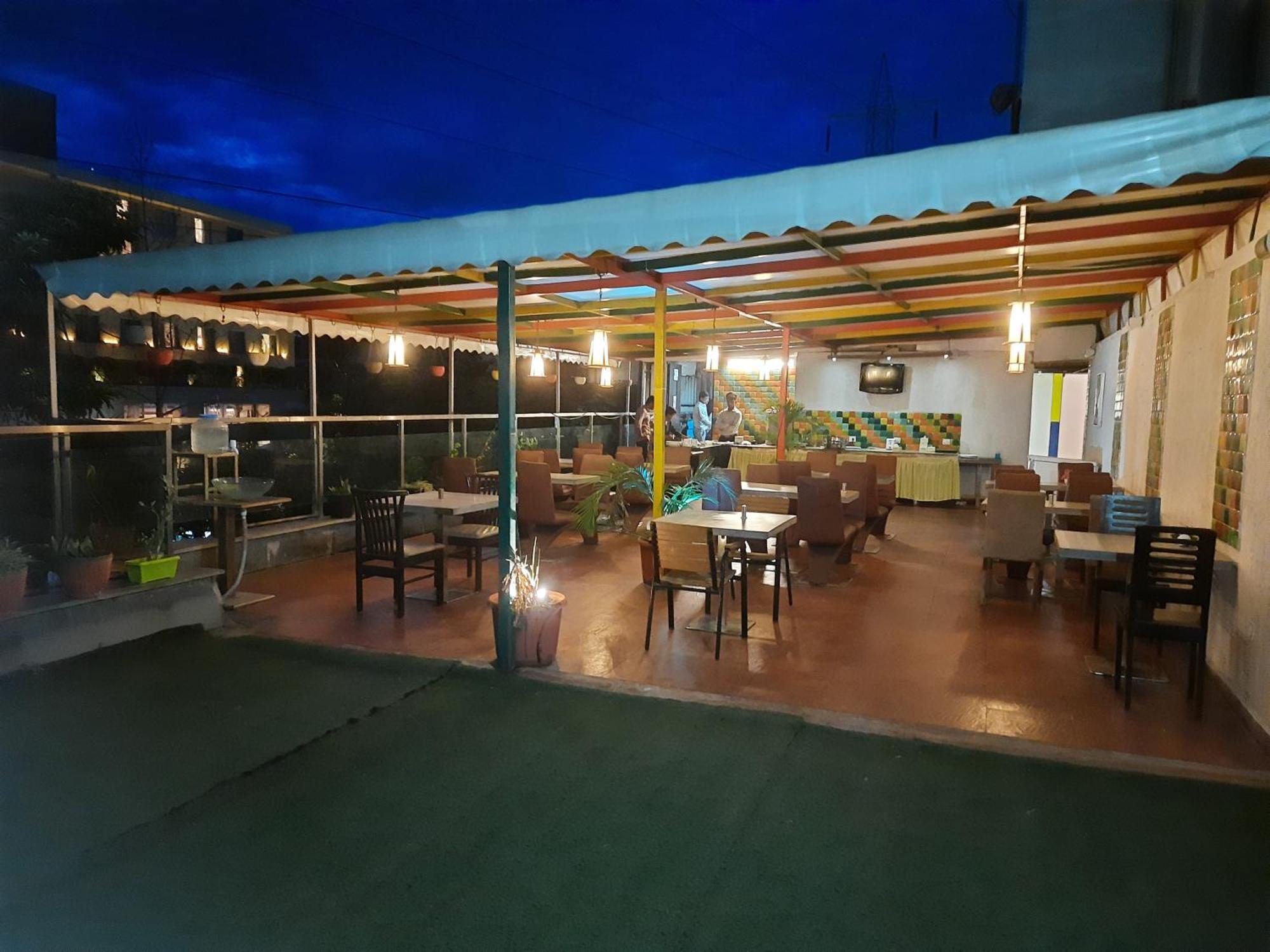 Hotel Lxia Hinjewadi - Indian Nationals Only Pimpri-Chinchwad Экстерьер фото