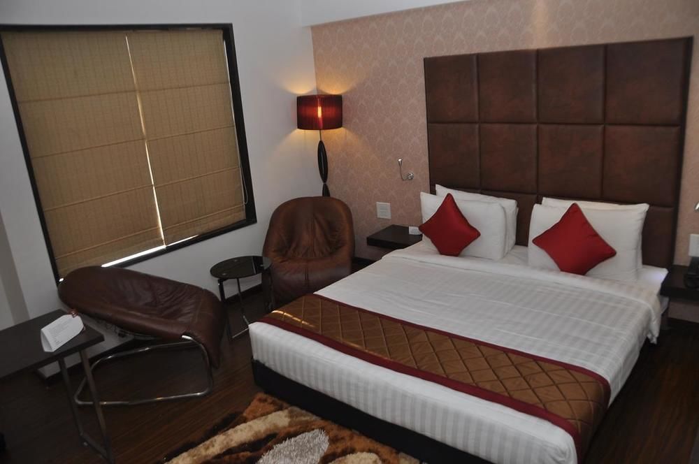 Hotel Lxia Hinjewadi - Indian Nationals Only Pimpri-Chinchwad Экстерьер фото