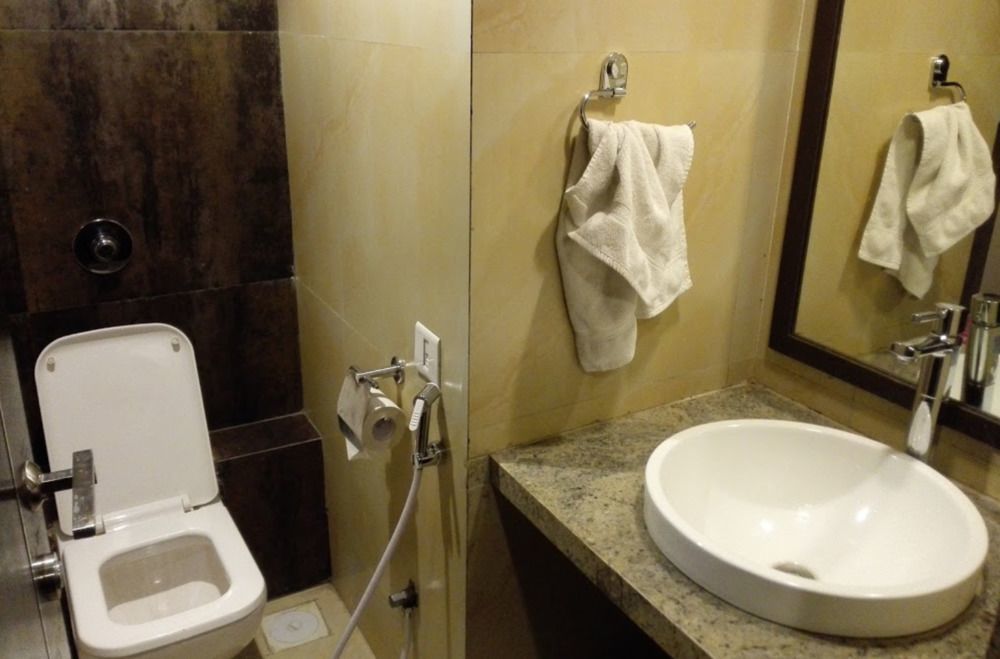 Hotel Lxia Hinjewadi - Indian Nationals Only Pimpri-Chinchwad Экстерьер фото