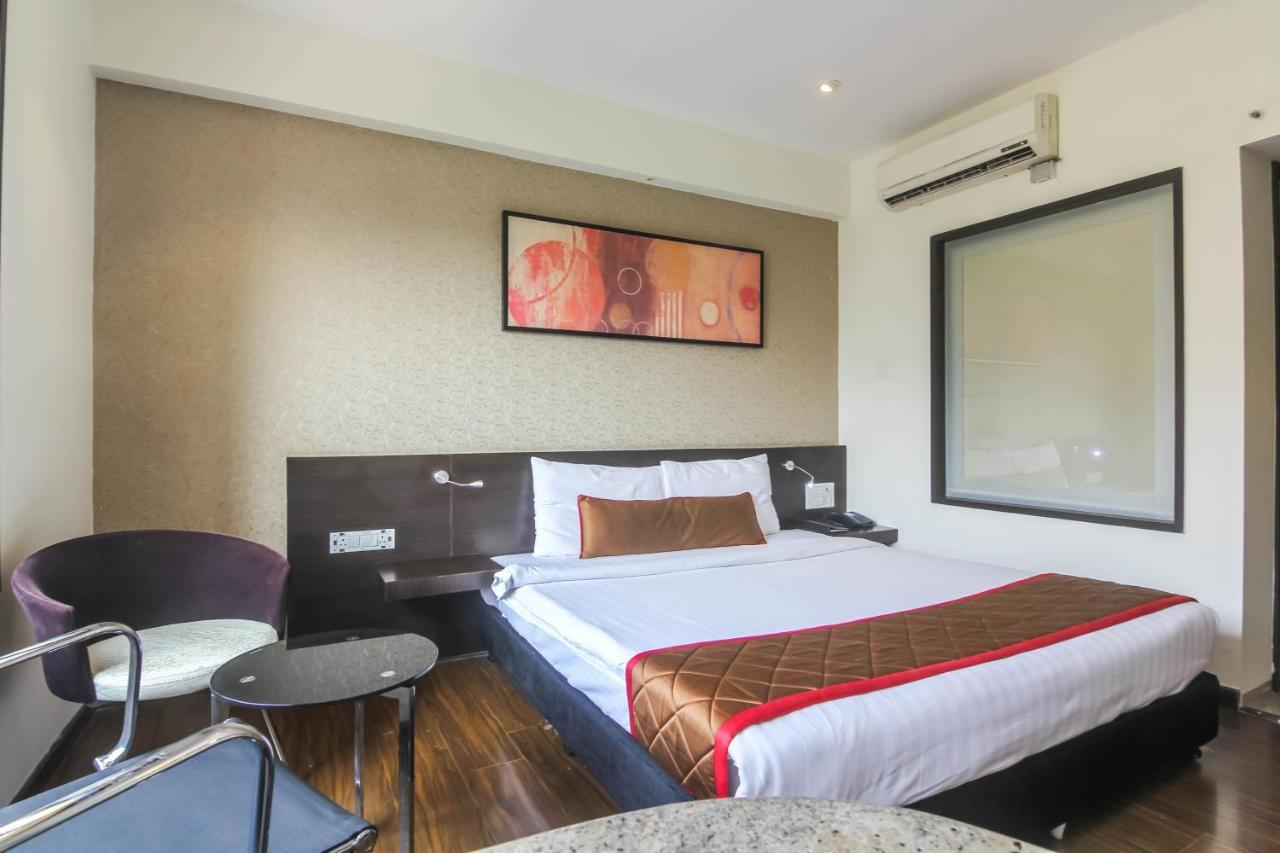 Hotel Lxia Hinjewadi - Indian Nationals Only Pimpri-Chinchwad Экстерьер фото