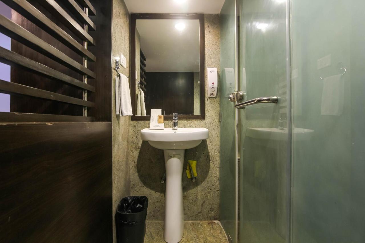 Hotel Lxia Hinjewadi - Indian Nationals Only Pimpri-Chinchwad Экстерьер фото