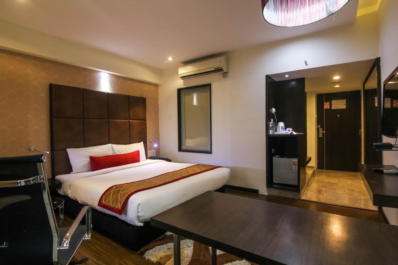 Hotel Lxia Hinjewadi - Indian Nationals Only Pimpri-Chinchwad Экстерьер фото