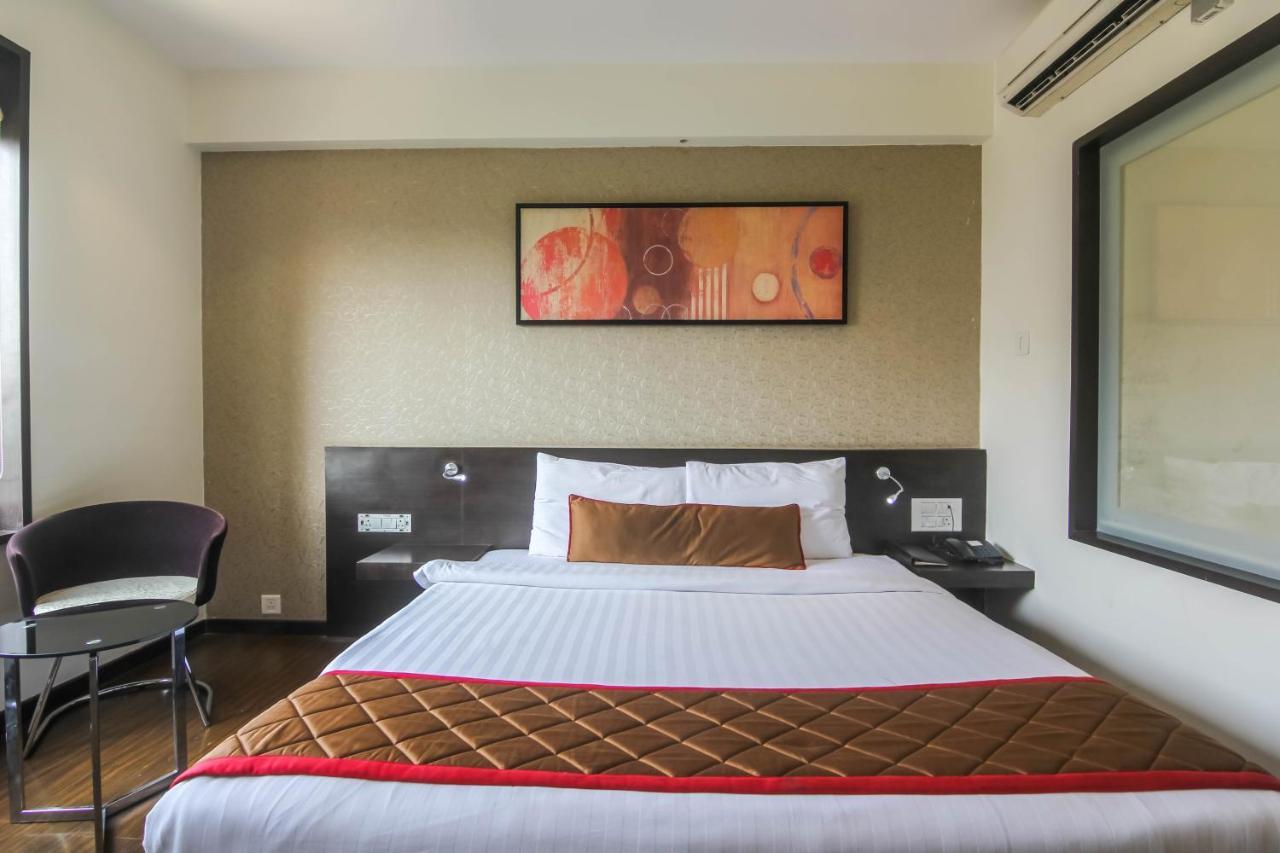 Hotel Lxia Hinjewadi - Indian Nationals Only Pimpri-Chinchwad Экстерьер фото