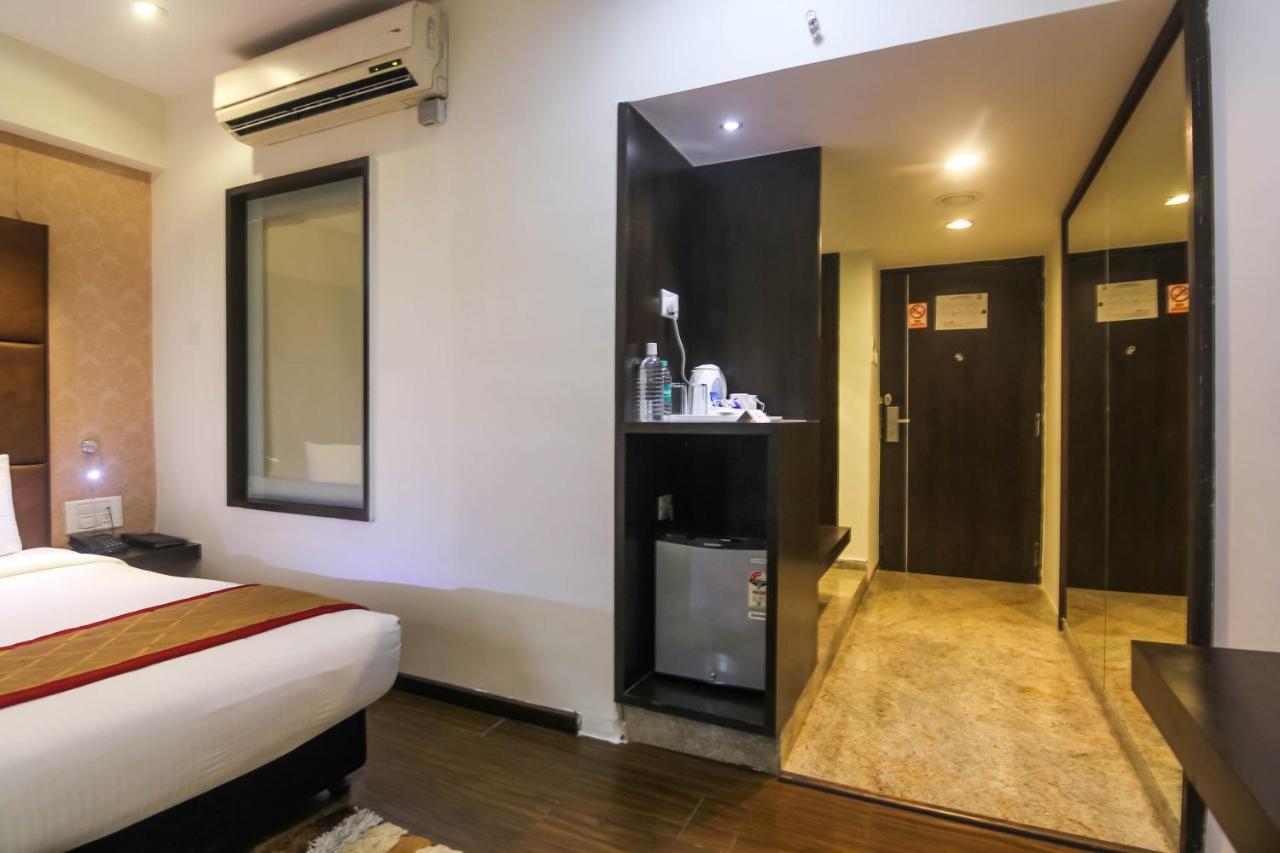 Hotel Lxia Hinjewadi - Indian Nationals Only Pimpri-Chinchwad Экстерьер фото