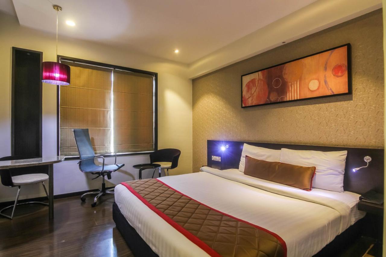 Hotel Lxia Hinjewadi - Indian Nationals Only Pimpri-Chinchwad Экстерьер фото