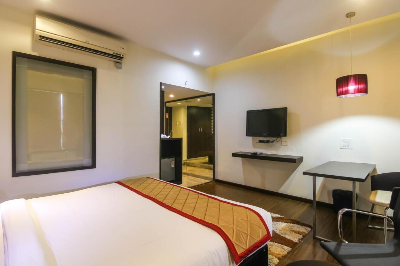 Hotel Lxia Hinjewadi - Indian Nationals Only Pimpri-Chinchwad Экстерьер фото